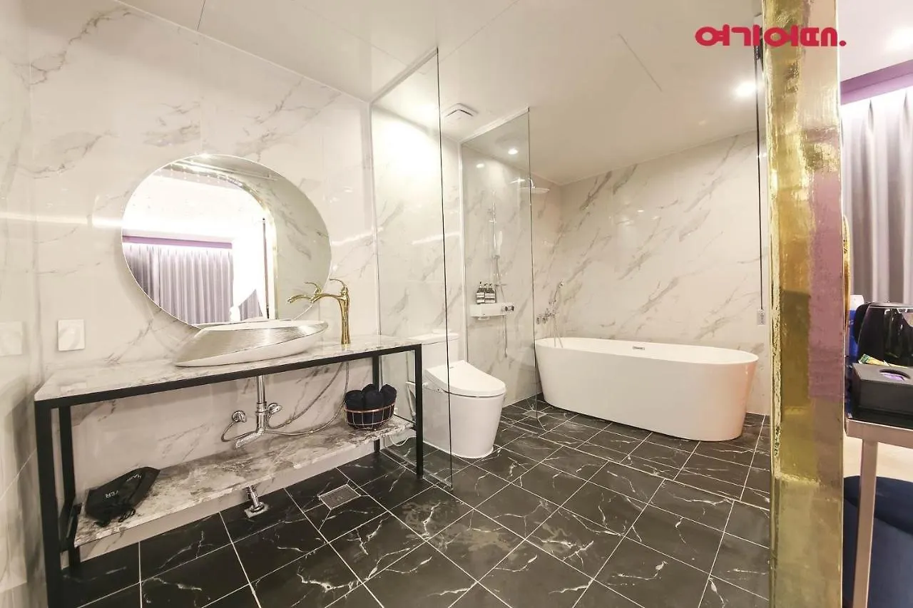 De Homme Hotel Busan 2*,  South Korea